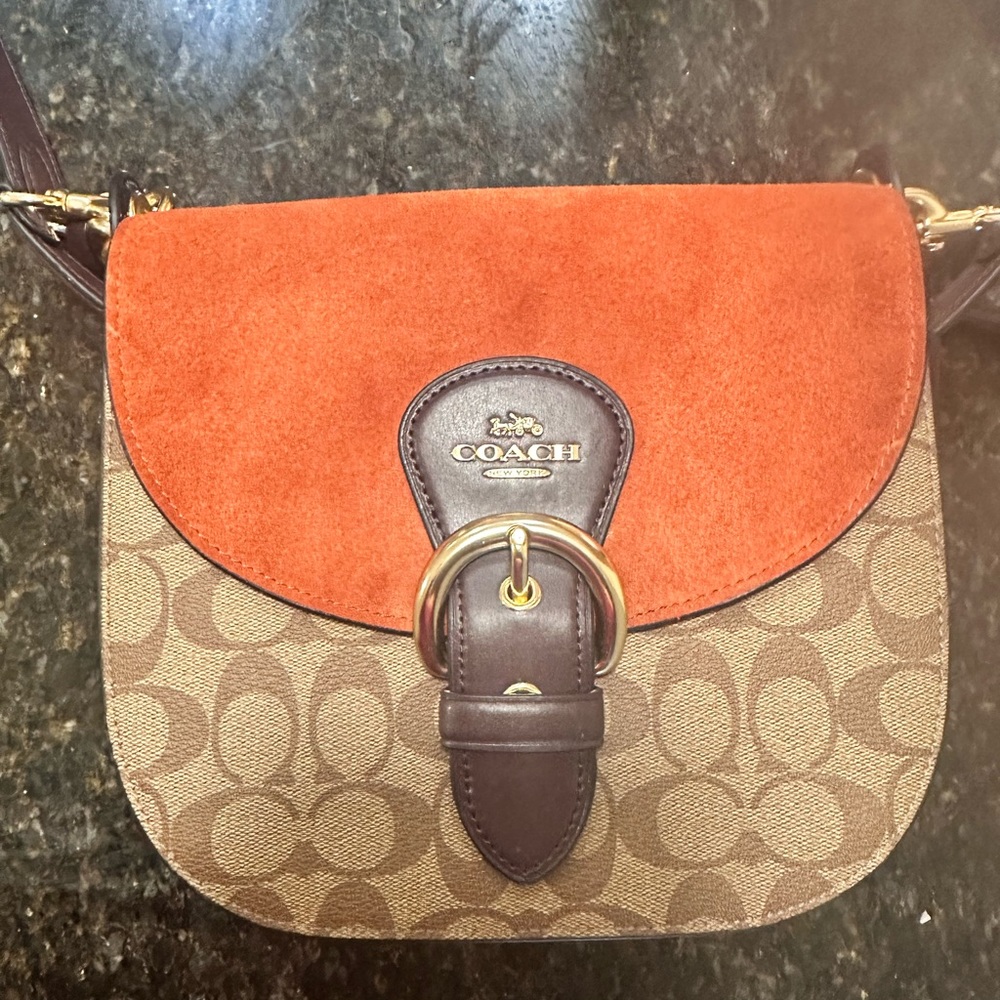 Coach Kleo 23 Shoulder Bag Crossbody with Signature Canvas.